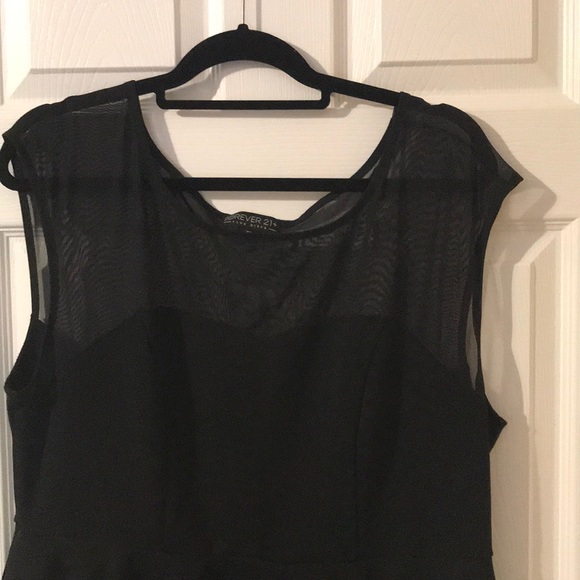 Ladies plus size dress - Picture 3 of 5